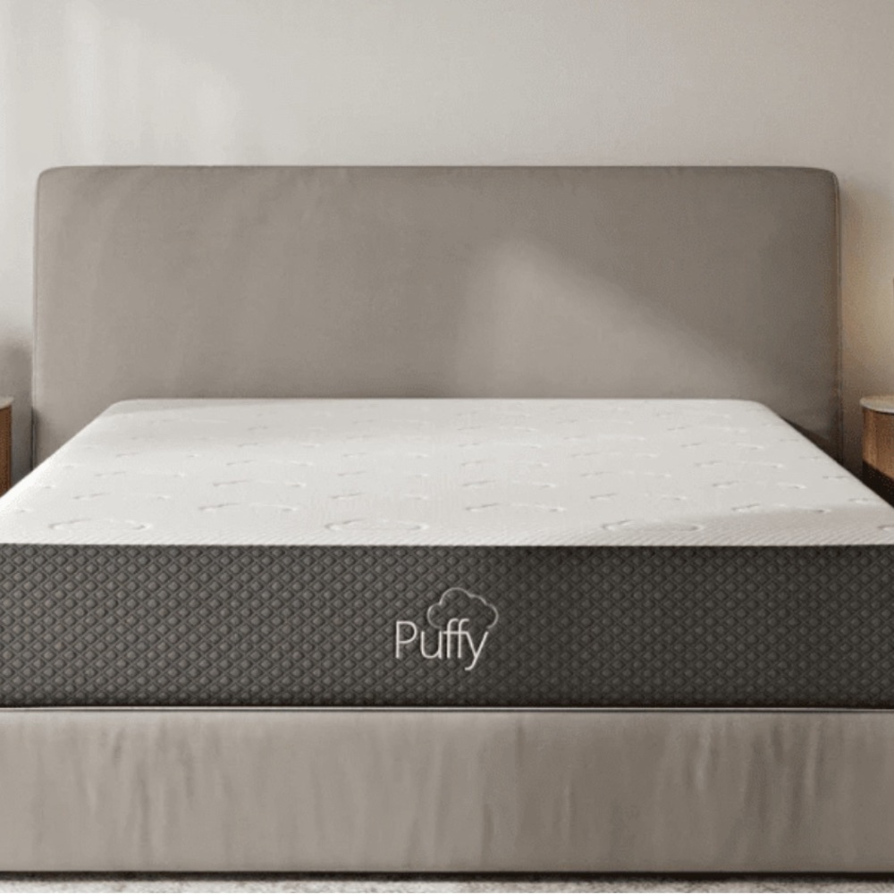 Brand new never used Puffy Cloud Queen mattress cover, 10in height